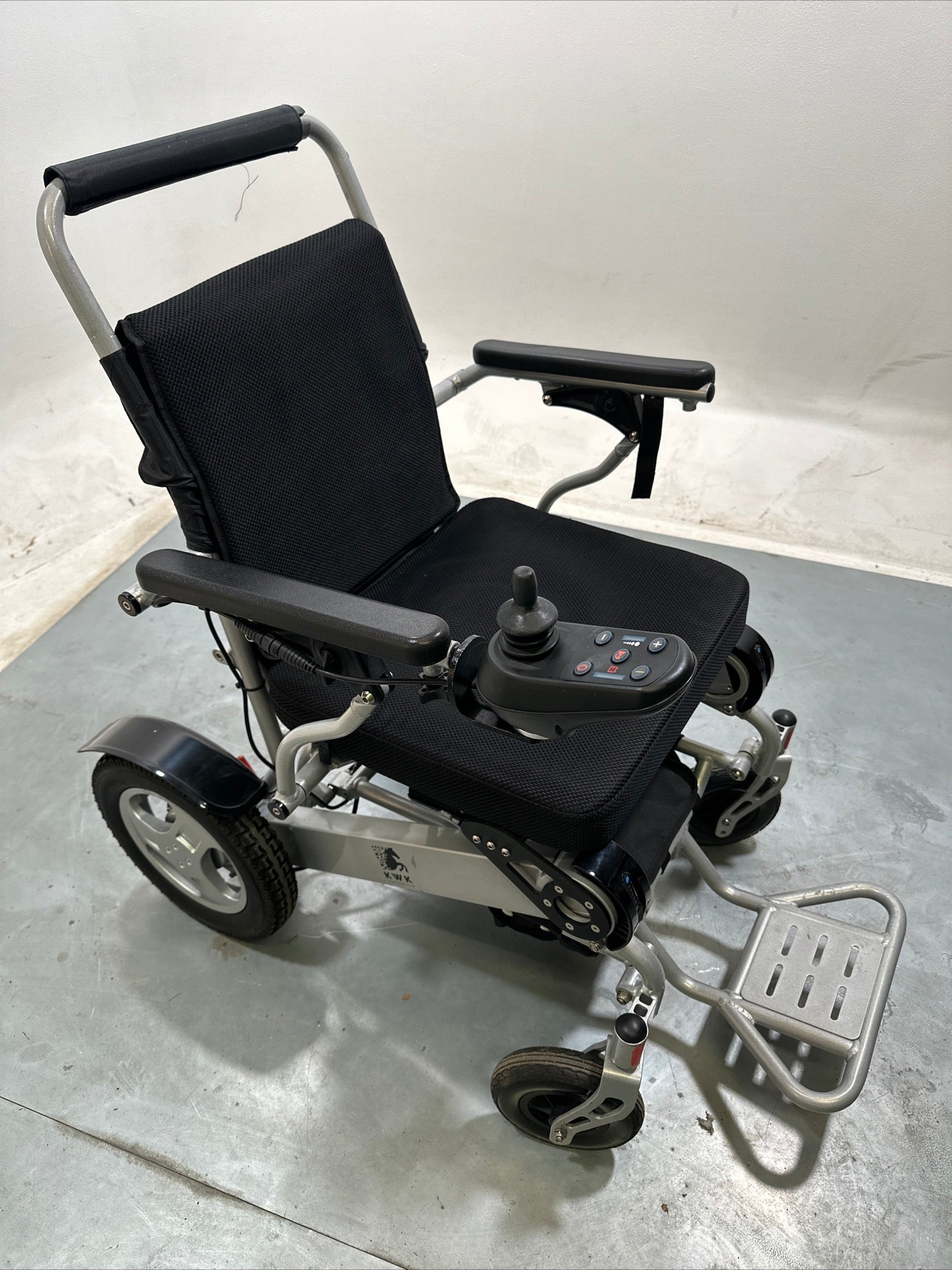 KWK DO9XL Folding Powerchair Heavy Duty Secondary image