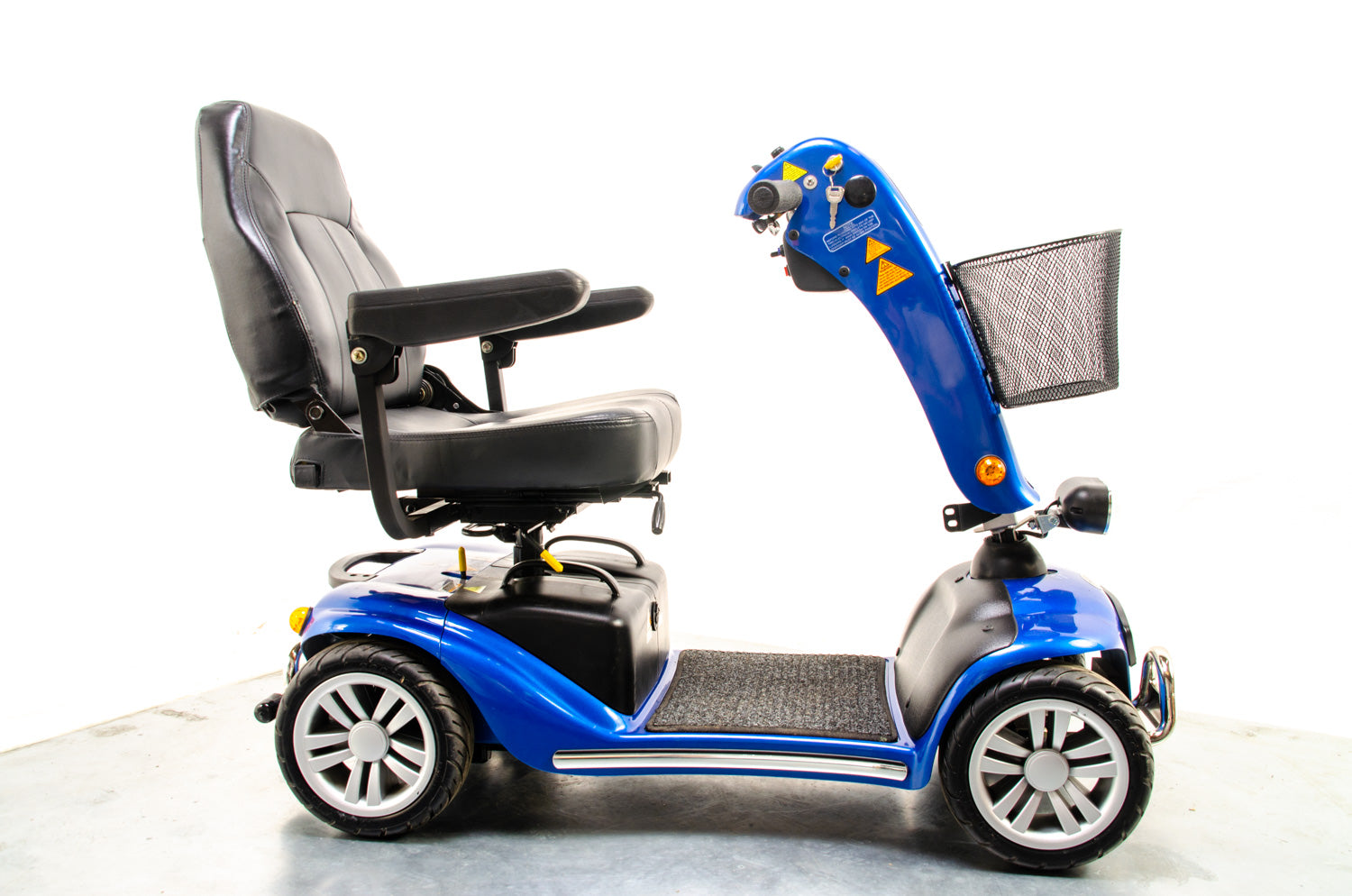2016 Shoprider Valencia Used Mobility Scooter Transportable Pavement GK10 Folding Blue Secondary image
