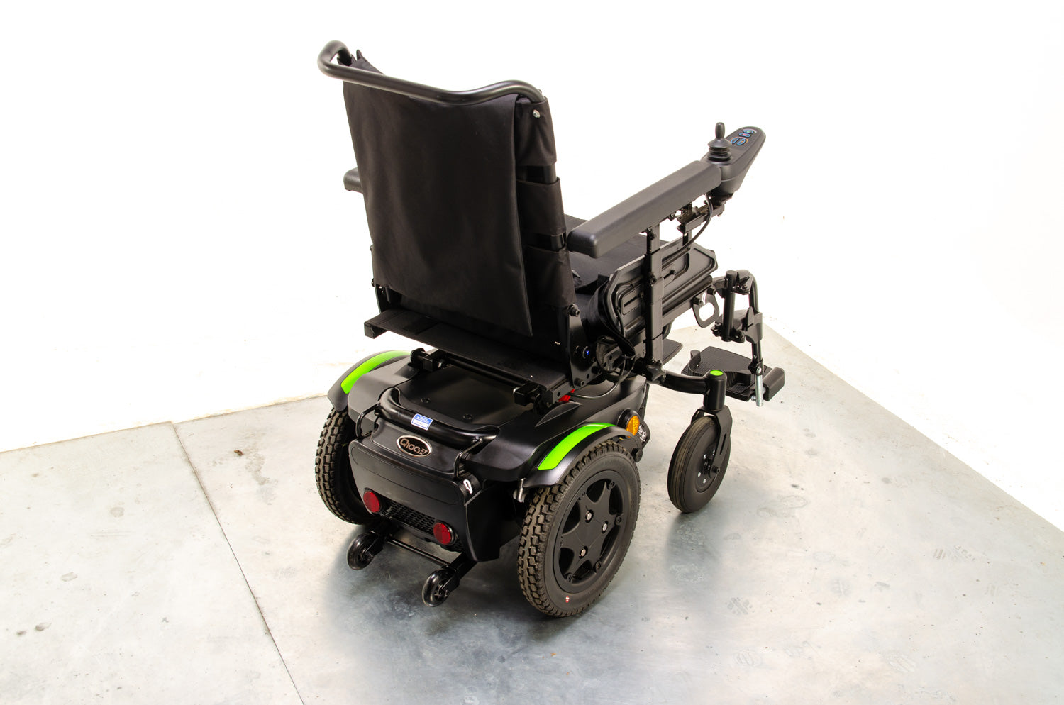2022 Quickie Q100 R Compact Indoor Outdoor Powerchair Wheelchair Sunrise Medical 03682 Secondary image