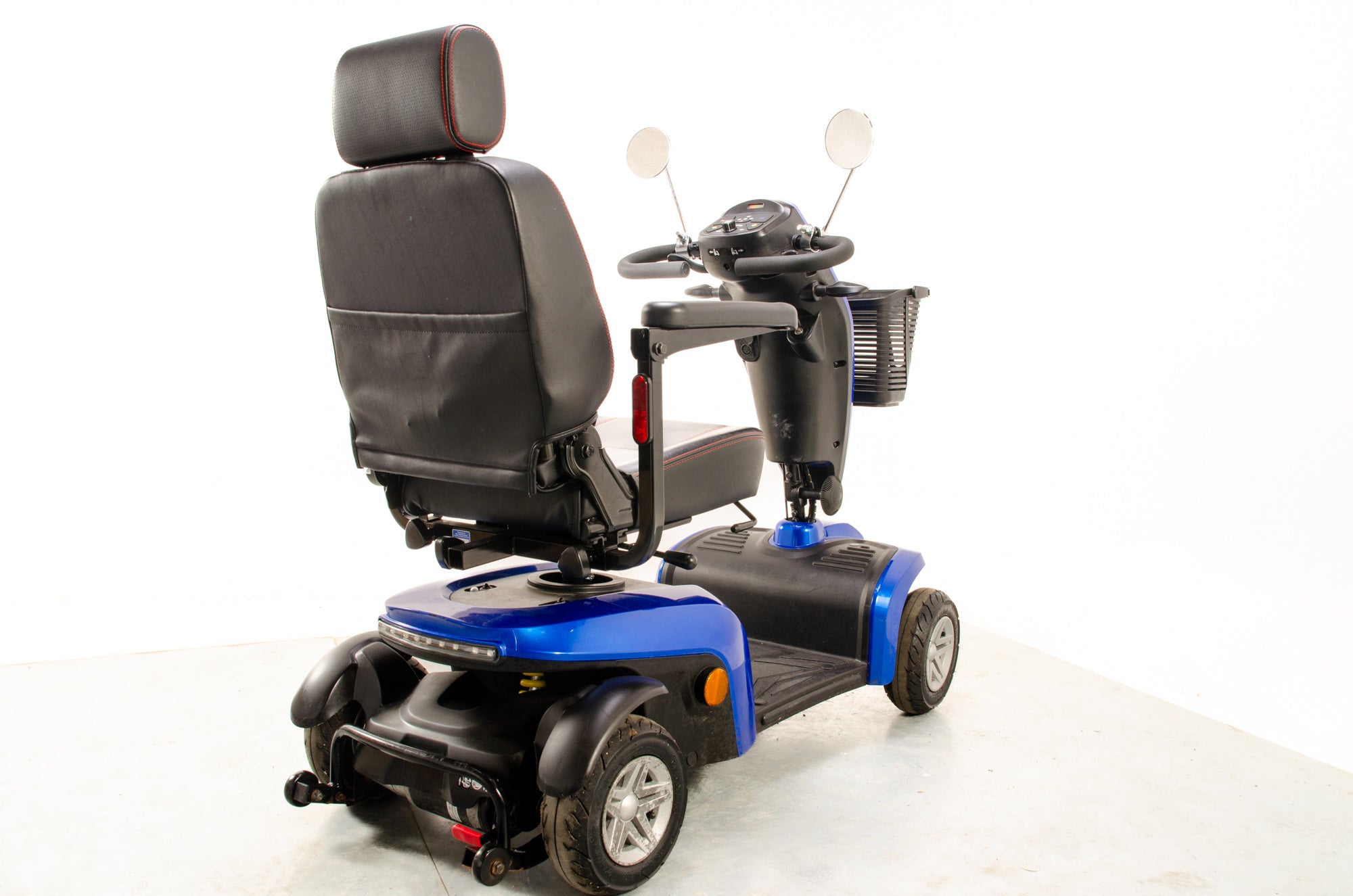 Kymco Komfy 4 Used Mobility Scooter Pavement Suspension Pneumatic Tyres Comfort 4mph Blue