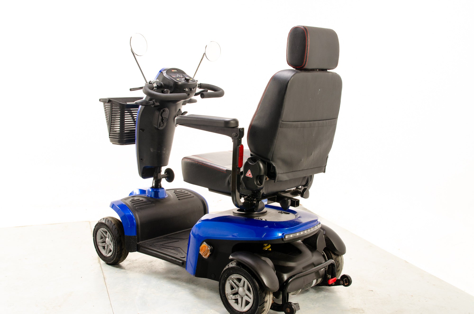 Kymco Komfy 4 Used Mobility Scooter Pavement Suspension Pneumatic Tyres Comfort 4mph Blue