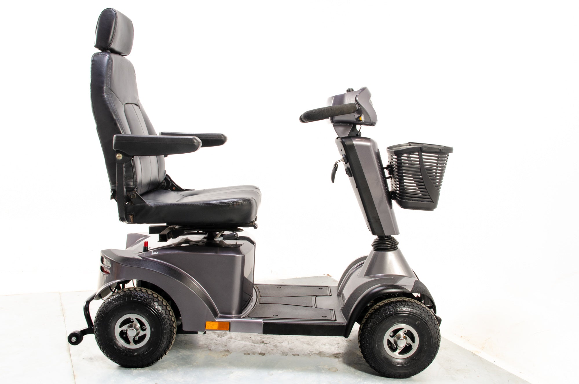 Sunrise Medical Sterling S425 Electric Mobility Scooter Graphite 8mph Midsize 16006 Secondary image