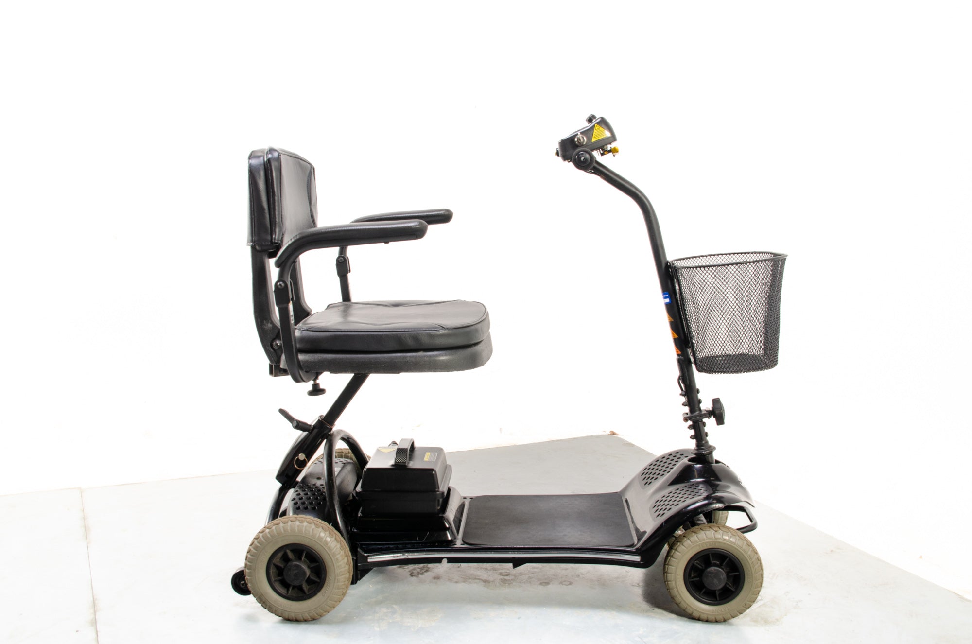 2006 Sunrise Medical Sterling Little Star 4mph Boot Mobility Scooter Secondary image