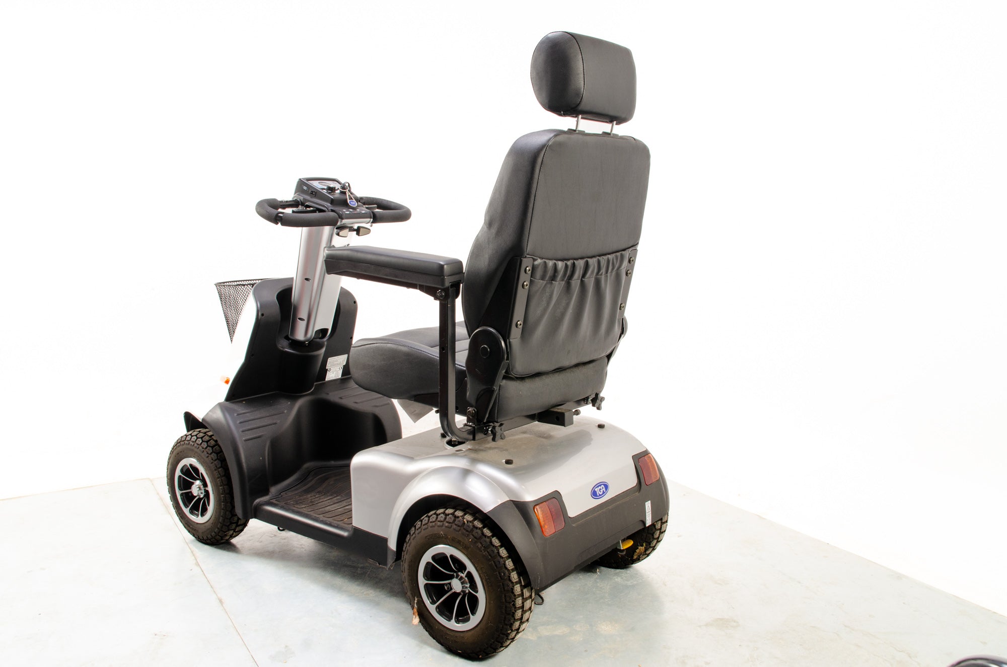 2016 TGA Breeze Midi 4 8mph Mid Size Mobility Scooter Silver
