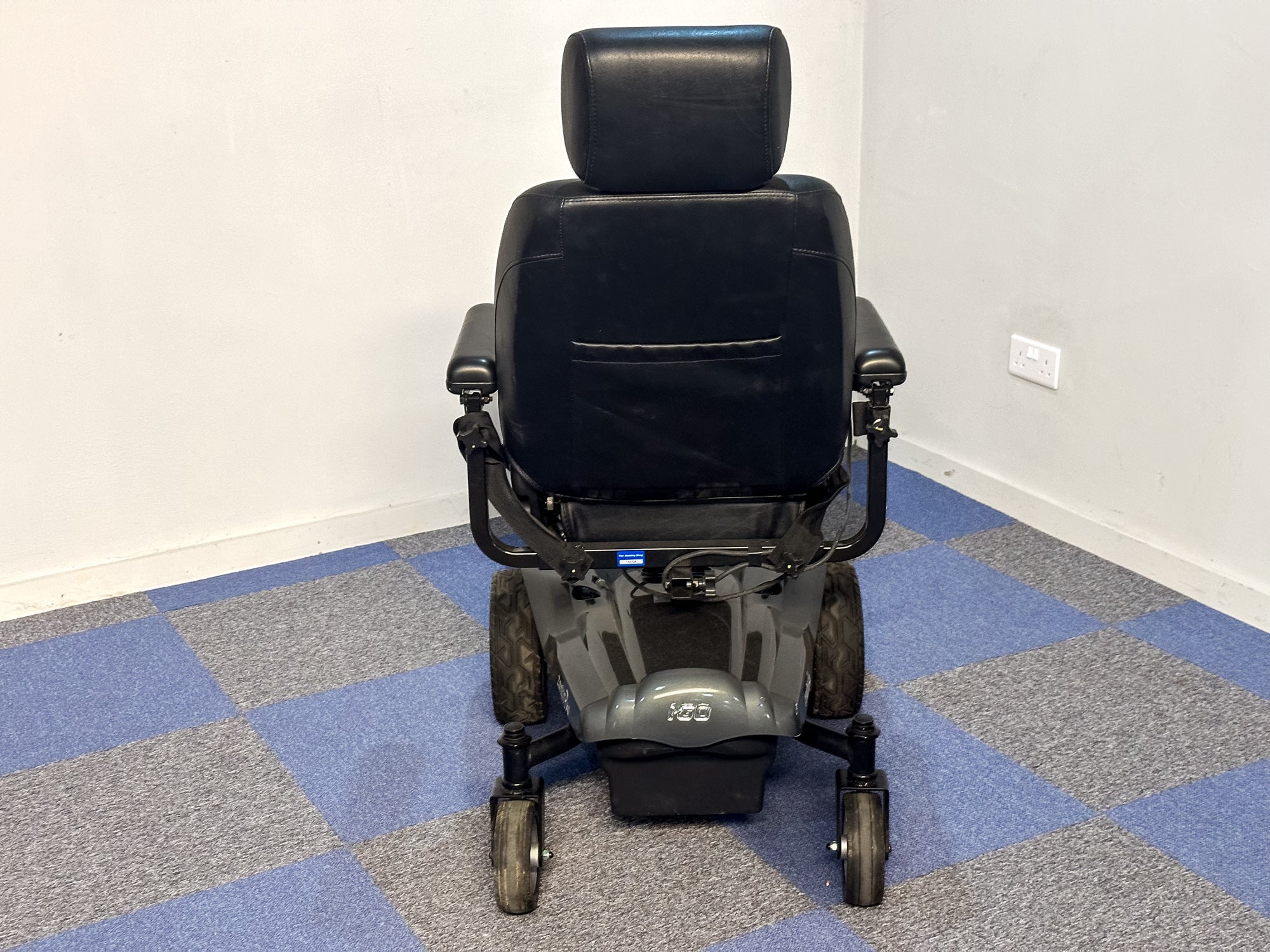 I-Go Zenith Pro best performing powerchair both around the house and outside FWD