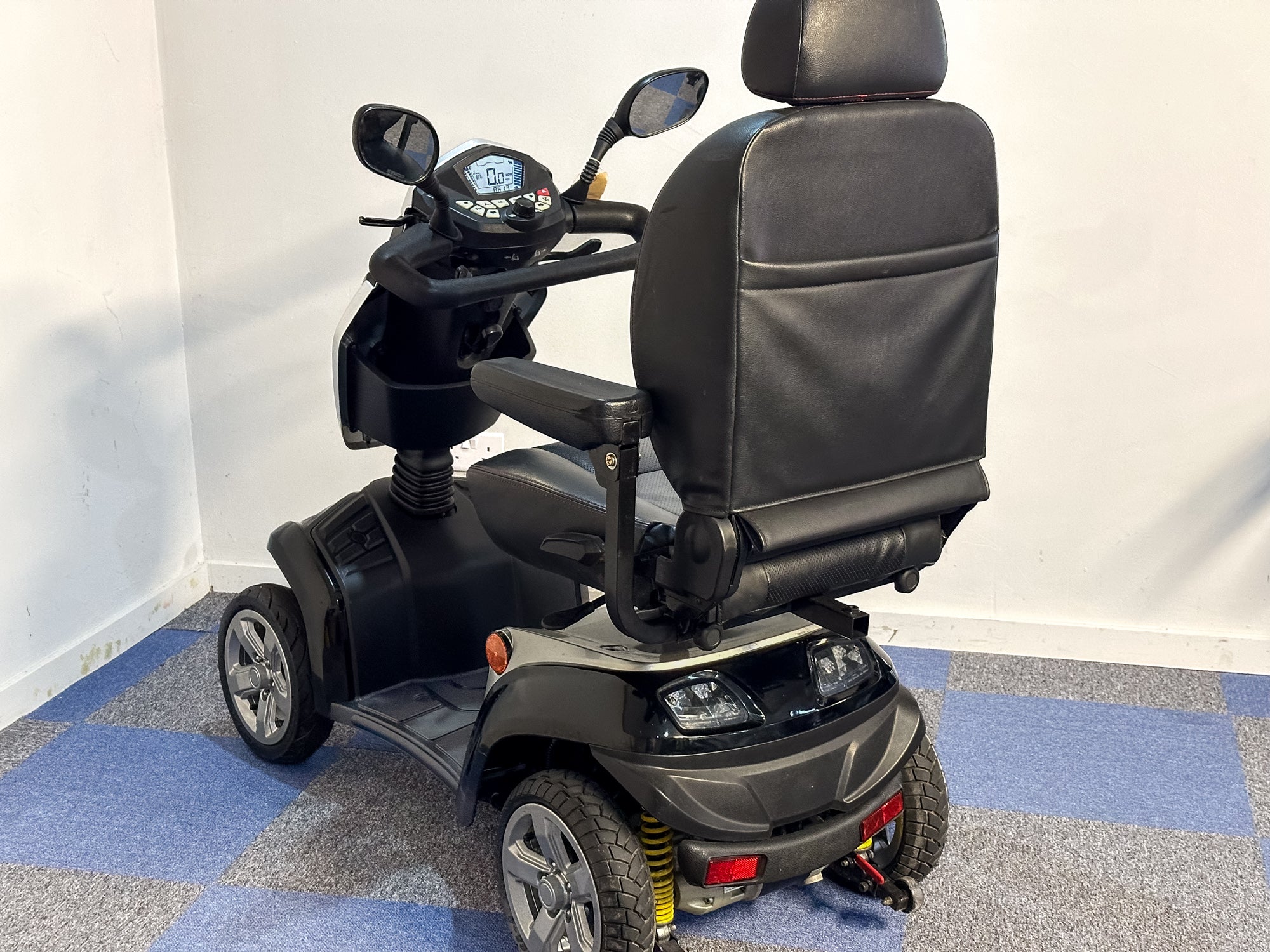 Kymco Agility Midsize Luxury Mobility Scooter 8mph Road Pavement All-Terrain