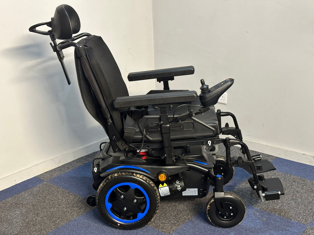 Quickie Q100 R Compact Indoor Outdoor Sunrise Medical Powerchair Wheelchair Blue Trim