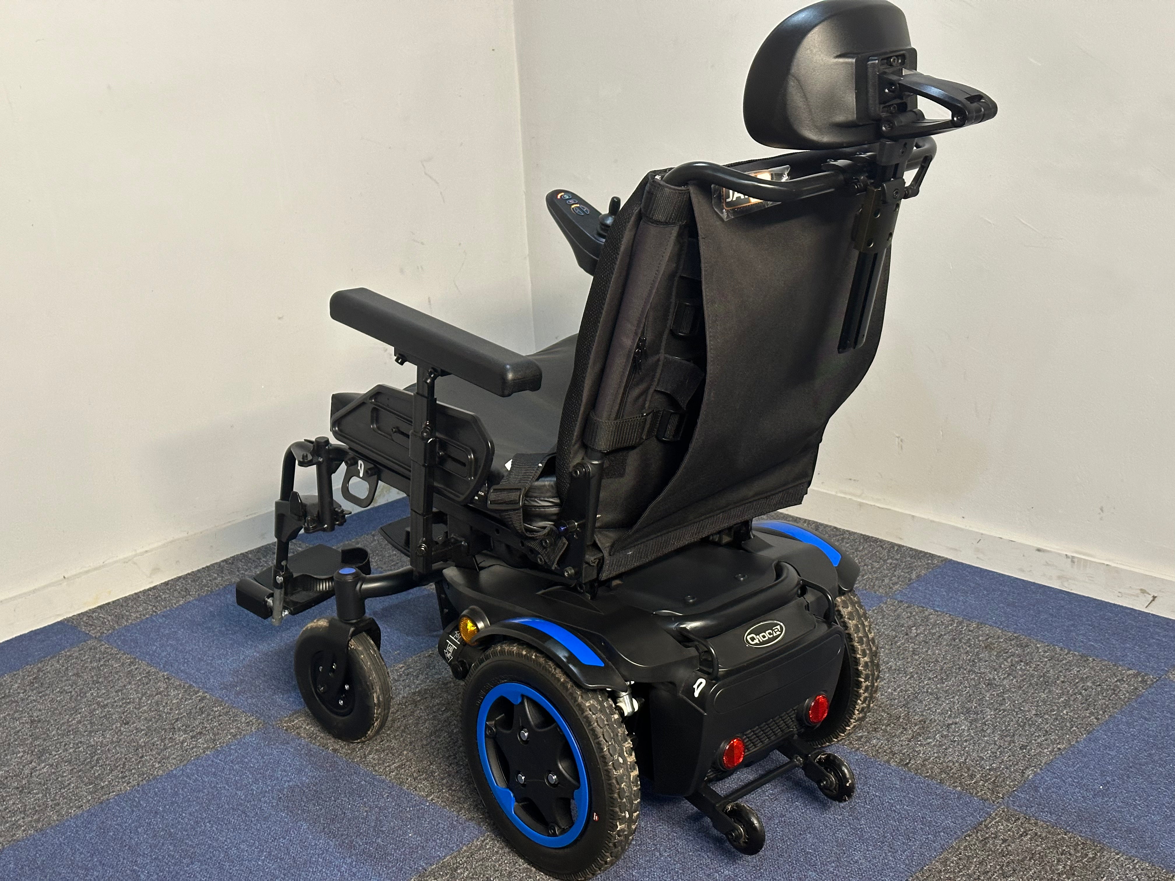 Quickie R Quickie Q100 R Compact Indoor Outdoor Sunrise Medical Powerchair Wheel ...
