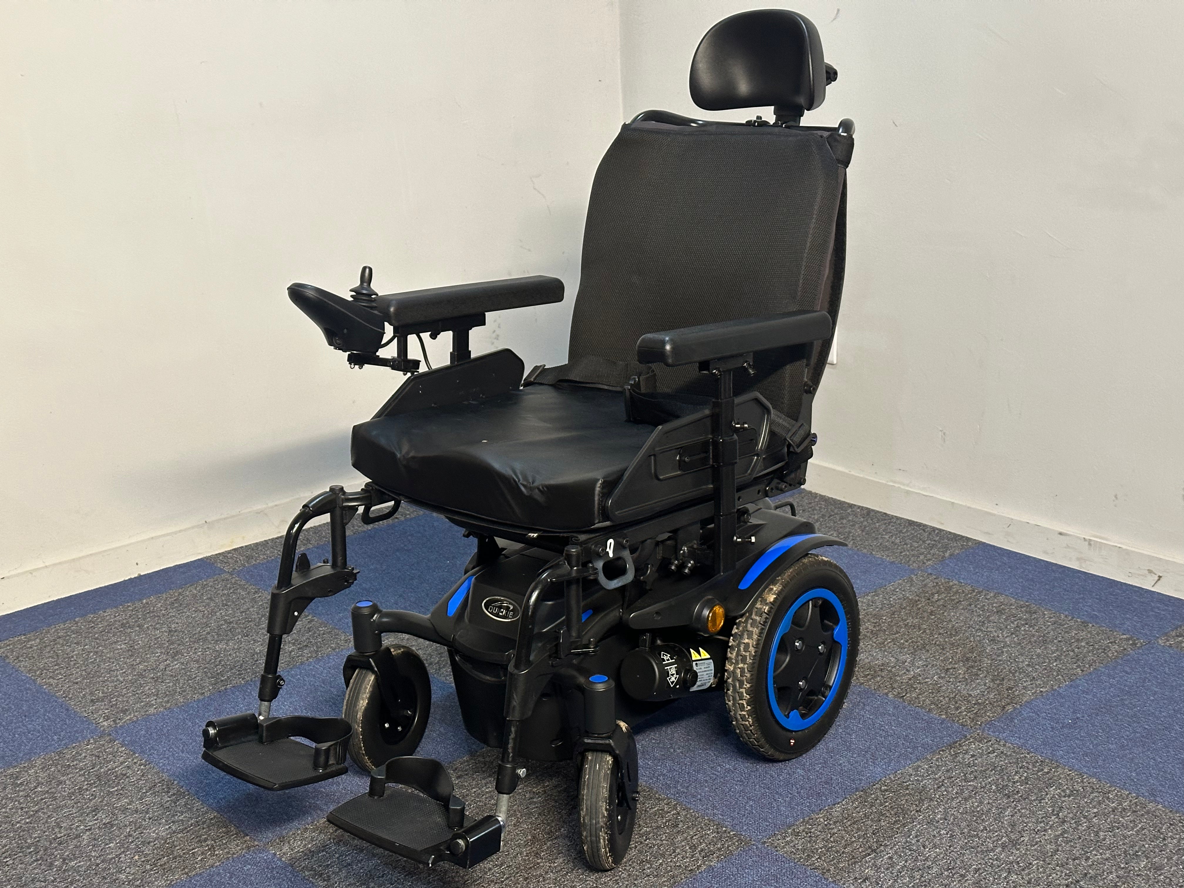 Quickie Q100 R Compact Indoor Outdoor Sunrise Medical Powerchair Wheelchair Blue Trim