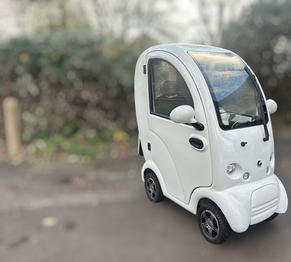 Scooterpac Cabin Car Mk2 – Used White Cabin Car Mobility Scooter (Immaculate, Only 160 Miles)