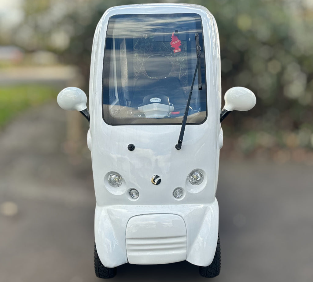 Scooterpac Cabin Car Mk2 – Used White Cabin Car Mobility Scooter (Immaculate, Only 160 Miles)