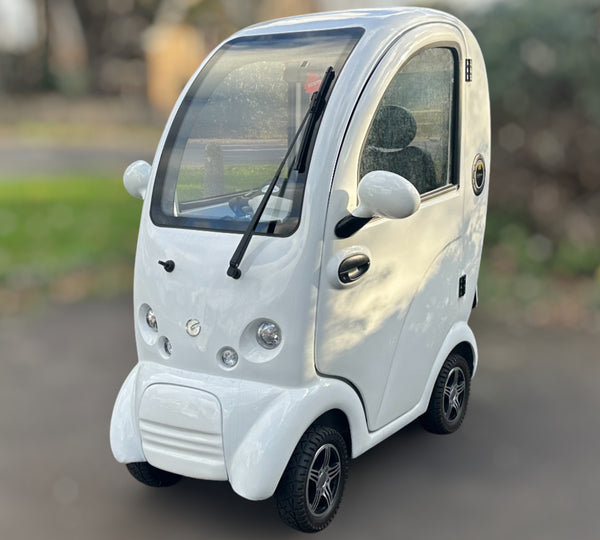 Scooterpac Cabin Car Mk2 – Used White Cabin Car Mobility Scooter (Immaculate, Only 160 Miles)
