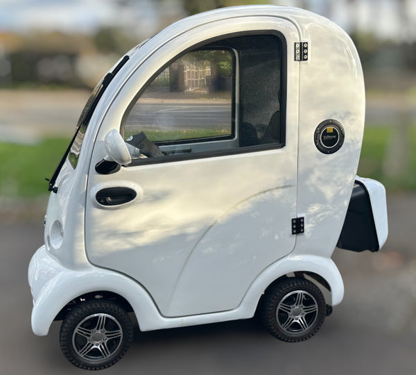 Scooterpac Cabin Car Mk2 – Used White Cabin Car Mobility Scooter (Immaculate, Only 160 Miles)