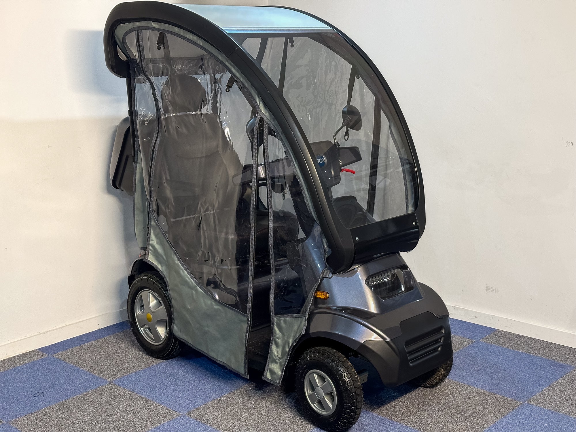 TGA Breeze S4 Mobility Scooter 8mph Large All-Terrain Road Legal All Weather Canopy Secondary image
