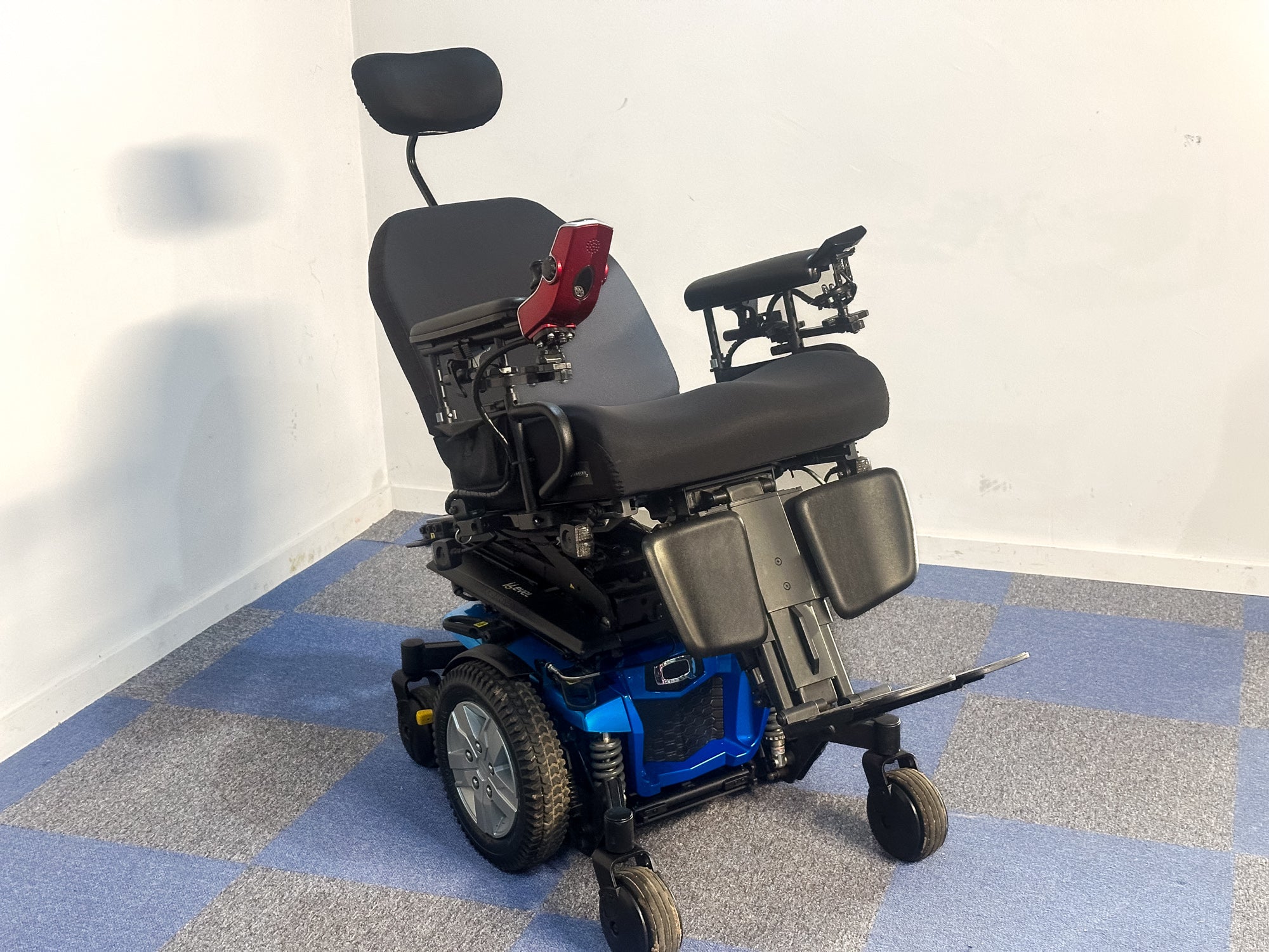 Pride Quantum Q6 Edge 2.0 6mph MWD Powerchair Electric Wheelchair Power Tilt Recline Riser Leg Rest