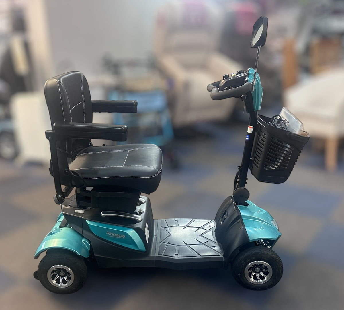 Used Rascal Veo Sport Mobility Scooter – Lightweight 4mph Boot Scooter Aquamarine