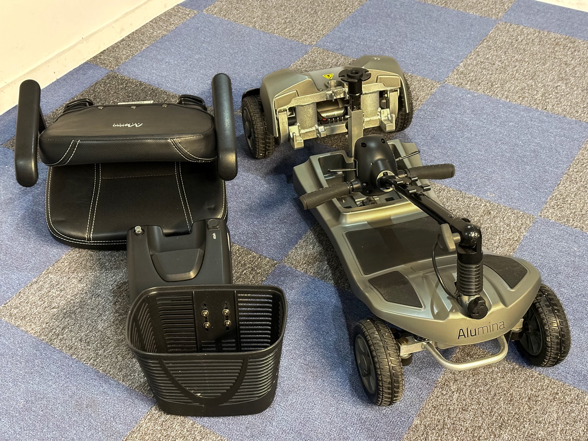Motion Healthcare Alumina Pro Mobility Scooter Grey 40ah 30 miles Secondary image