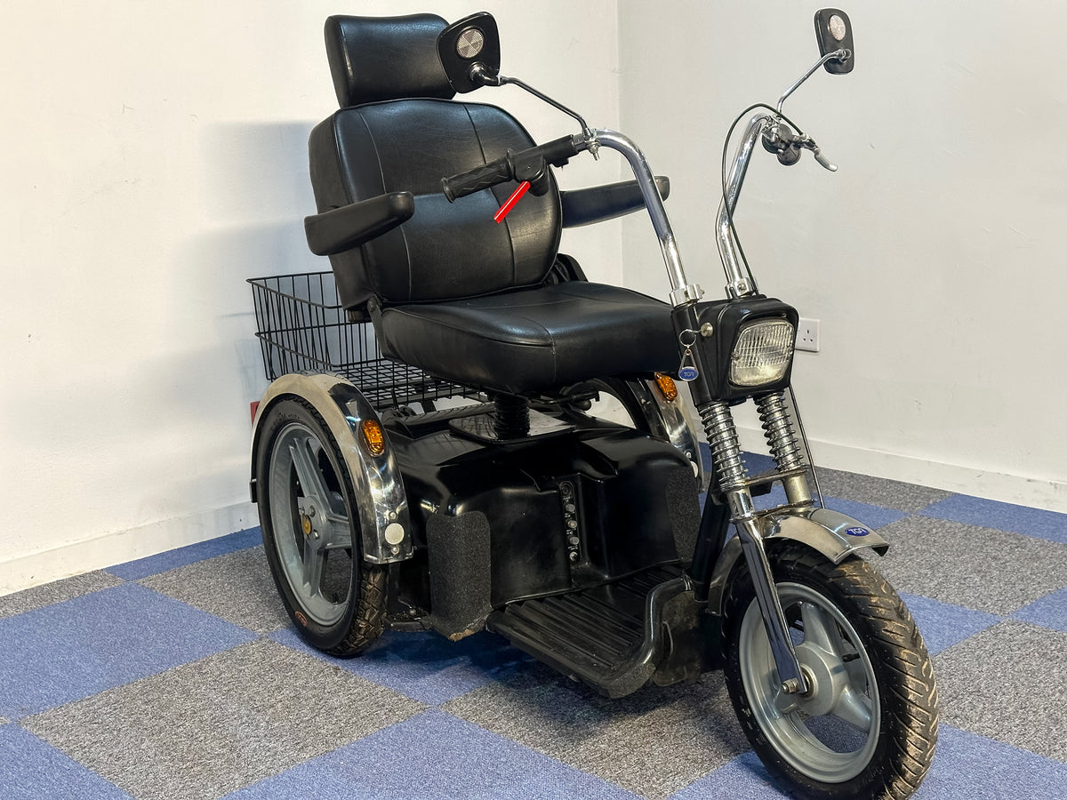 2011 TGA Supersport 8mph Large 3 Wheel Trike Mobility Scooter Black Chrome Main image