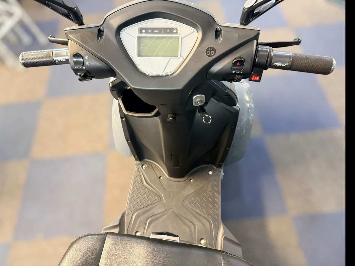 GIO Titan Trike Mobility Scooter – Heavy Duty, Long Range 15mph Fast