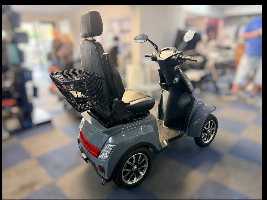GIO Titan Trike Mobility Scooter – Heavy Duty, Long Range 15mph Fast
