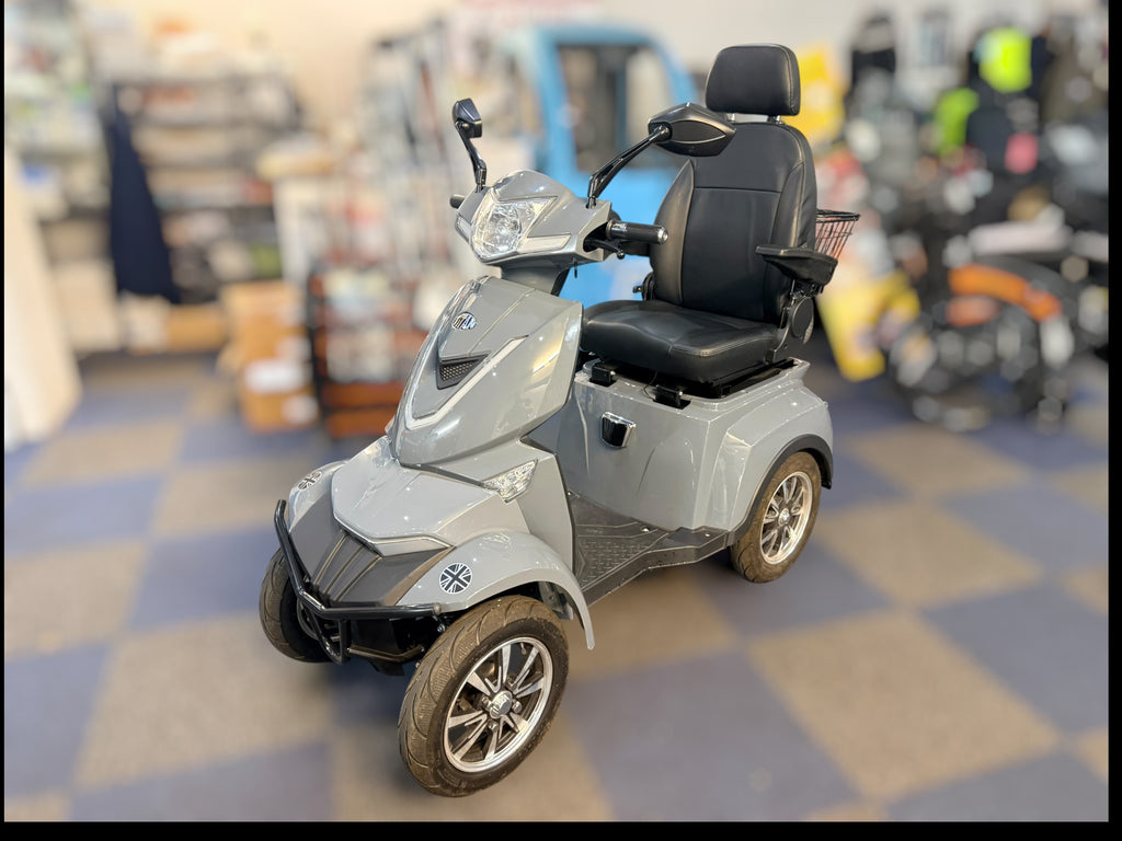 GIO Titan Trike Mobility Scooter – Heavy Duty, Long Range 15mph Fast