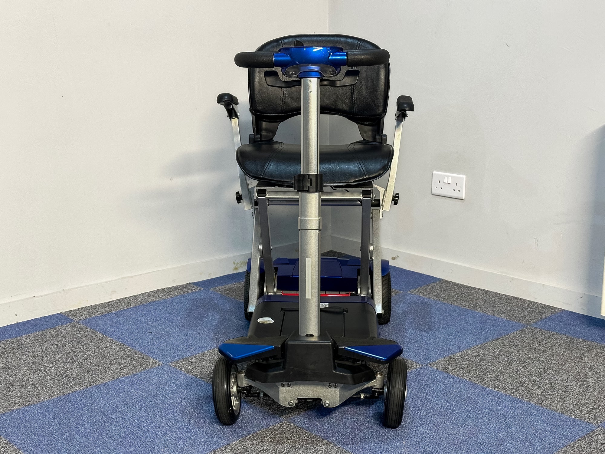 Drive Autofold Elite Mobility Scooter Lightweight Auto Folding Aluminium Lithium Suspension Secondary image