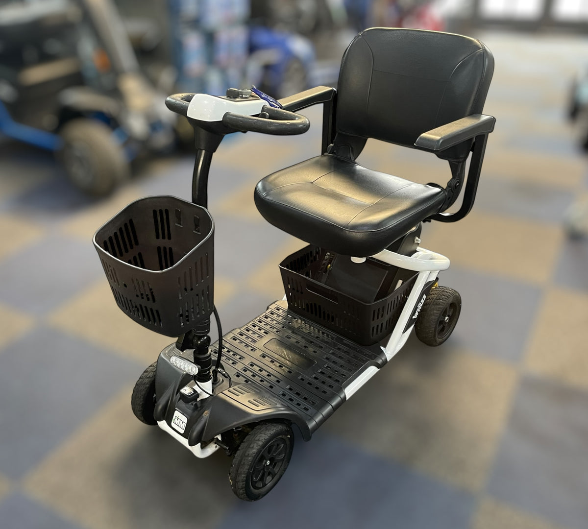 Monarch Whizz Mobility Scooter Small Transportable Pneumatic Tyres White