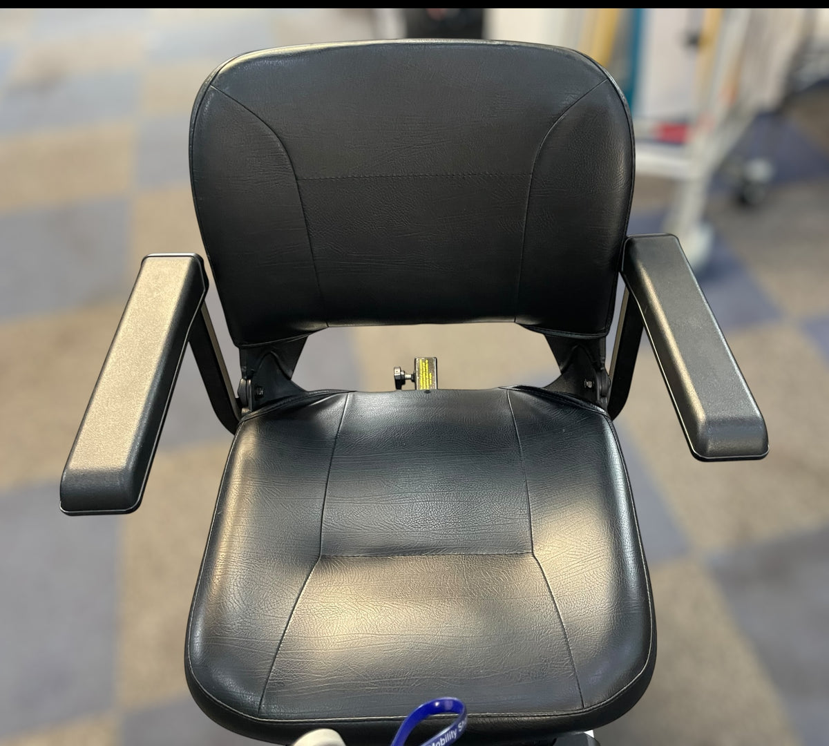 Monarch Whizz Mobility Scooter Small Transportable Pneumatic Tyres White