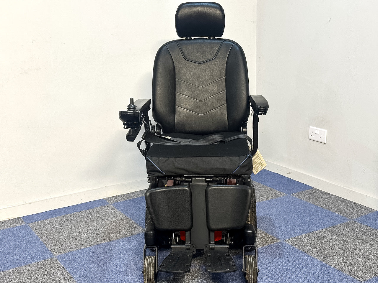 Pride Quantum Edge 3 Stretto Electric Wheelchair Powerchair Compact MWD Secondary image