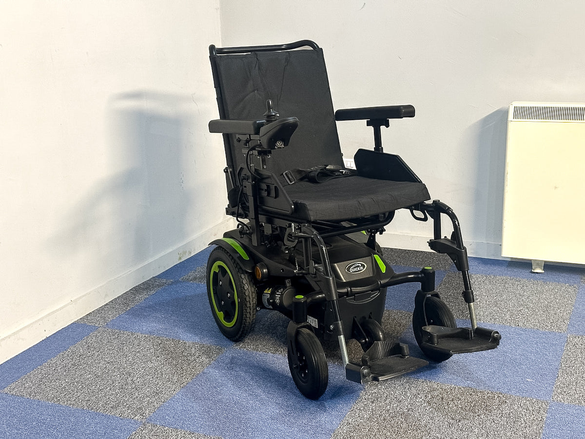 Quickie Q100 R Compact Indoor Outdoor Powerchair Wheelchair Green Trim Sunrise Medical Main image