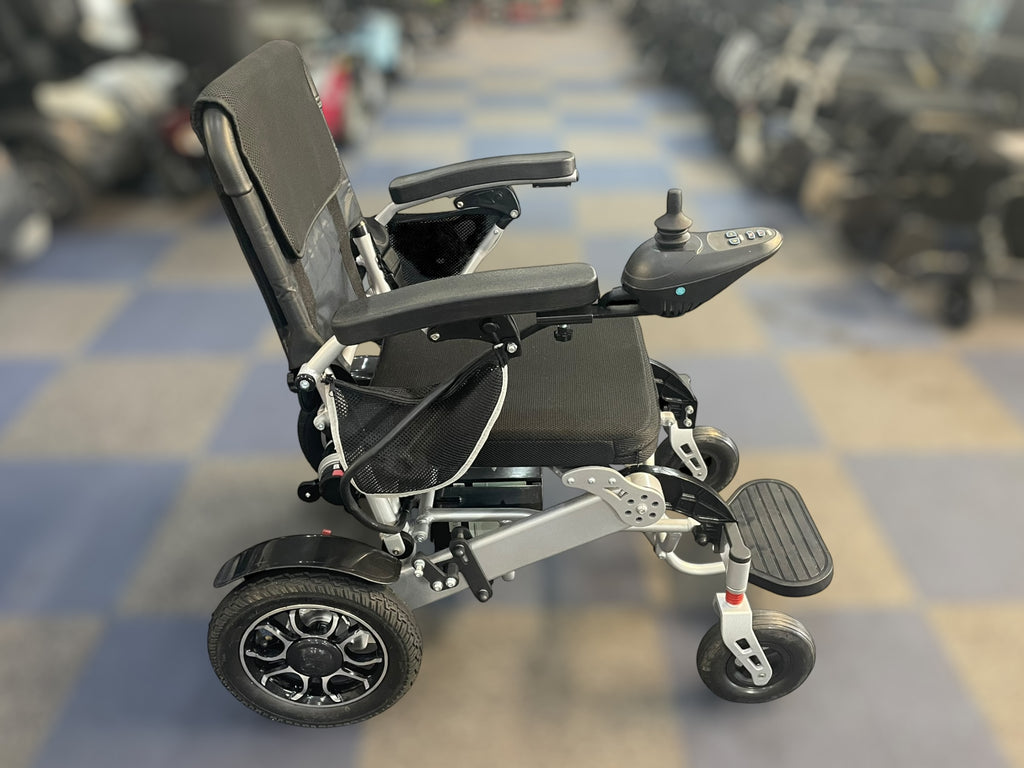 Silver power wheelchair W630