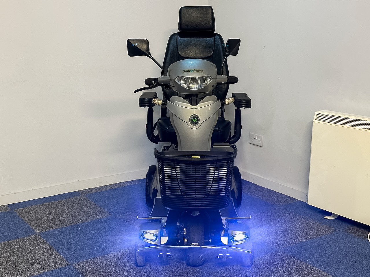Quingo Vitess Used Mobility Scooter 8mph 5 Wheel Large Road Class 3 Secondary image
