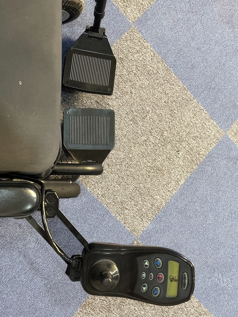 Quantum Aspen Used Powerchair Power Tilt RWD Silver Pride