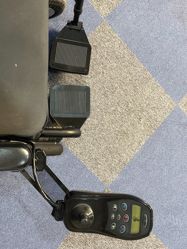 Quantum Aspen Used Powerchair Power Tilt RWD Silver Pride