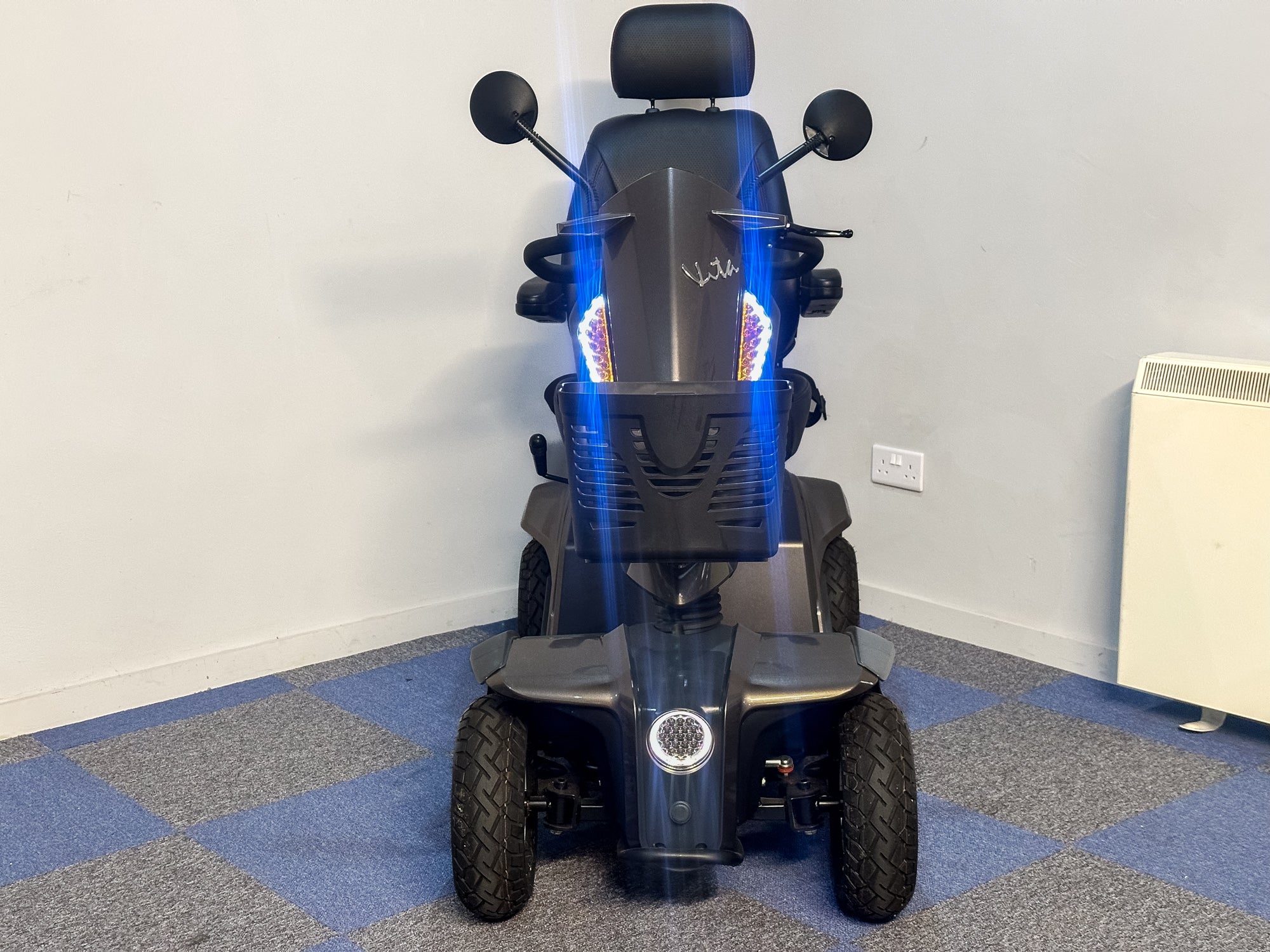 TGA Vita E 8mph Midsize Mobility Scooter Grey Secondary image