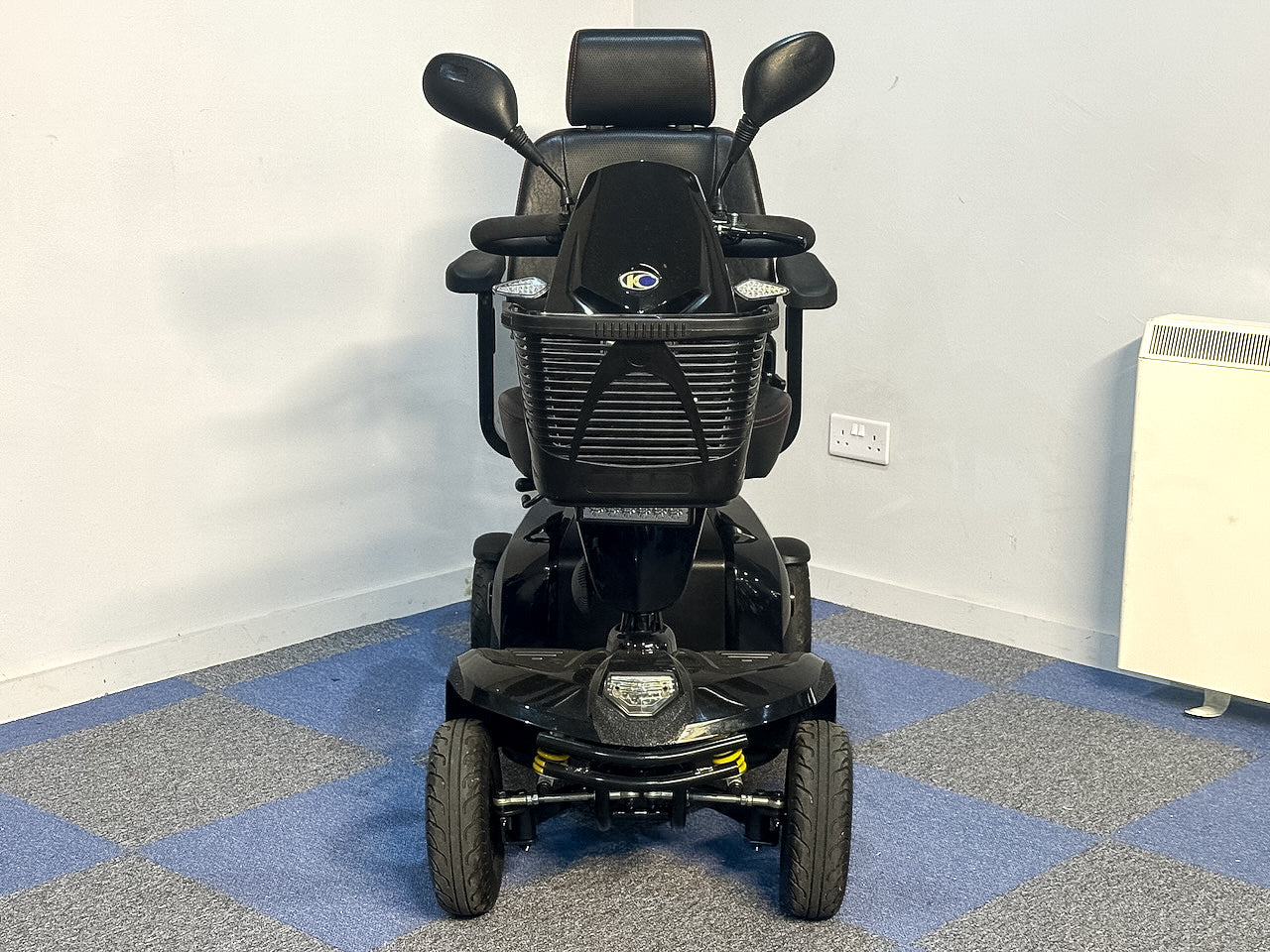 Kymco Komfy 8 Used Mobility Scooter Road Pavement Suspension 8mph Black Secondary image