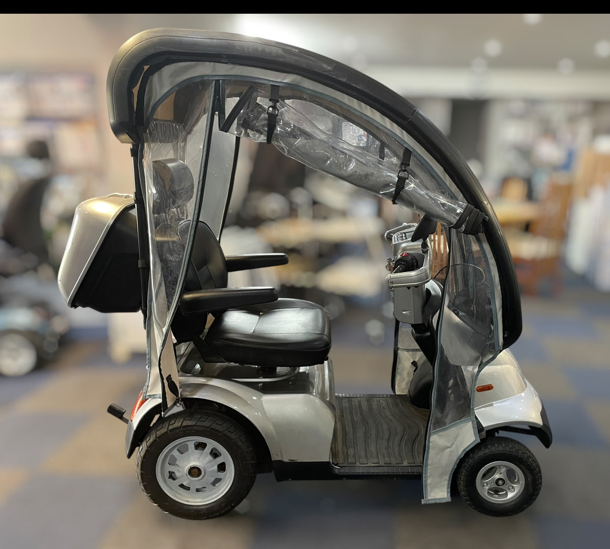 TGA Breeze S4 Mobility Scooter with Canopy – 8mph
