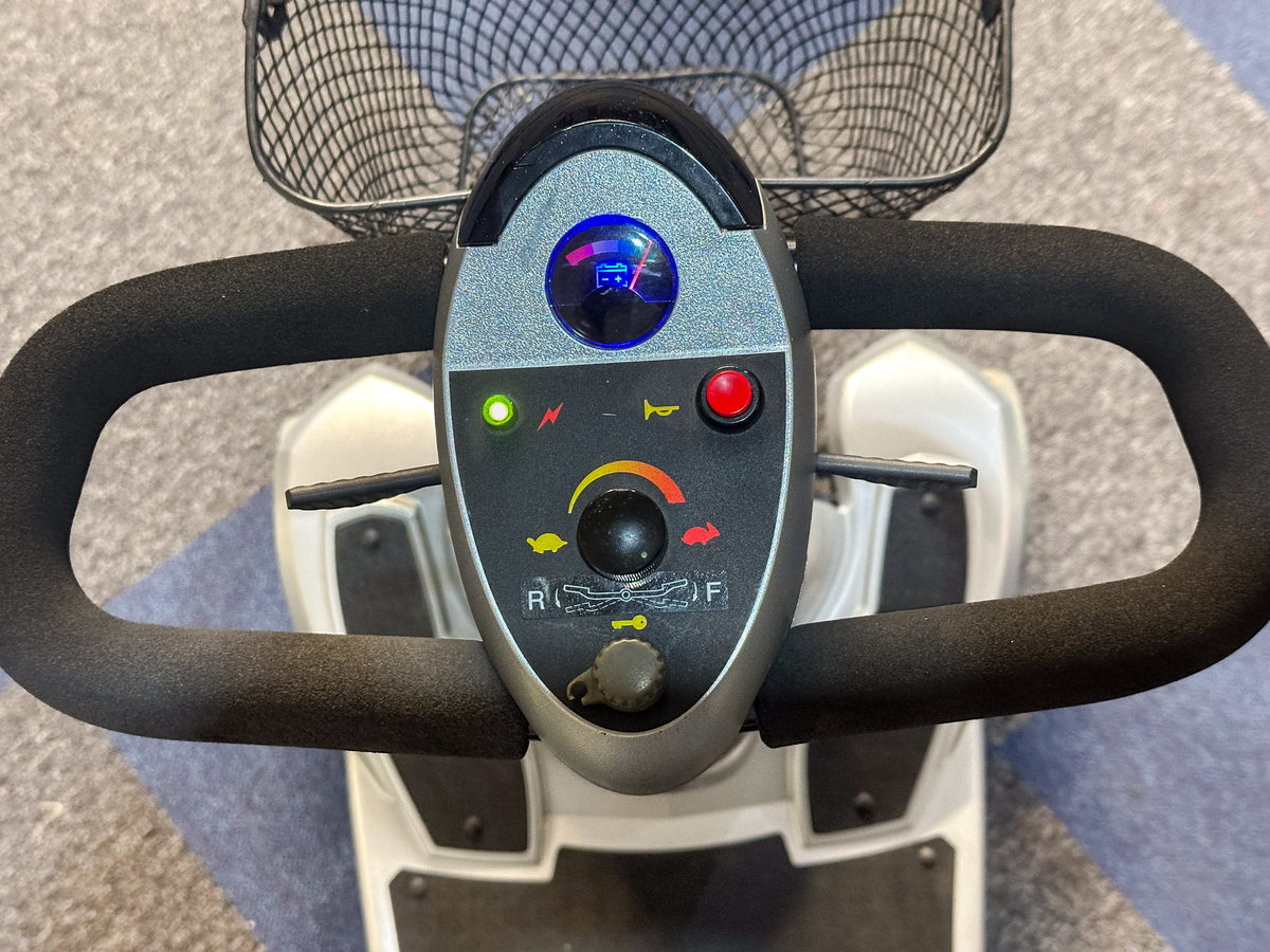 Used Quingo Compact 5-Wheel Mobility Scooter – Lightweight & Portable | £399