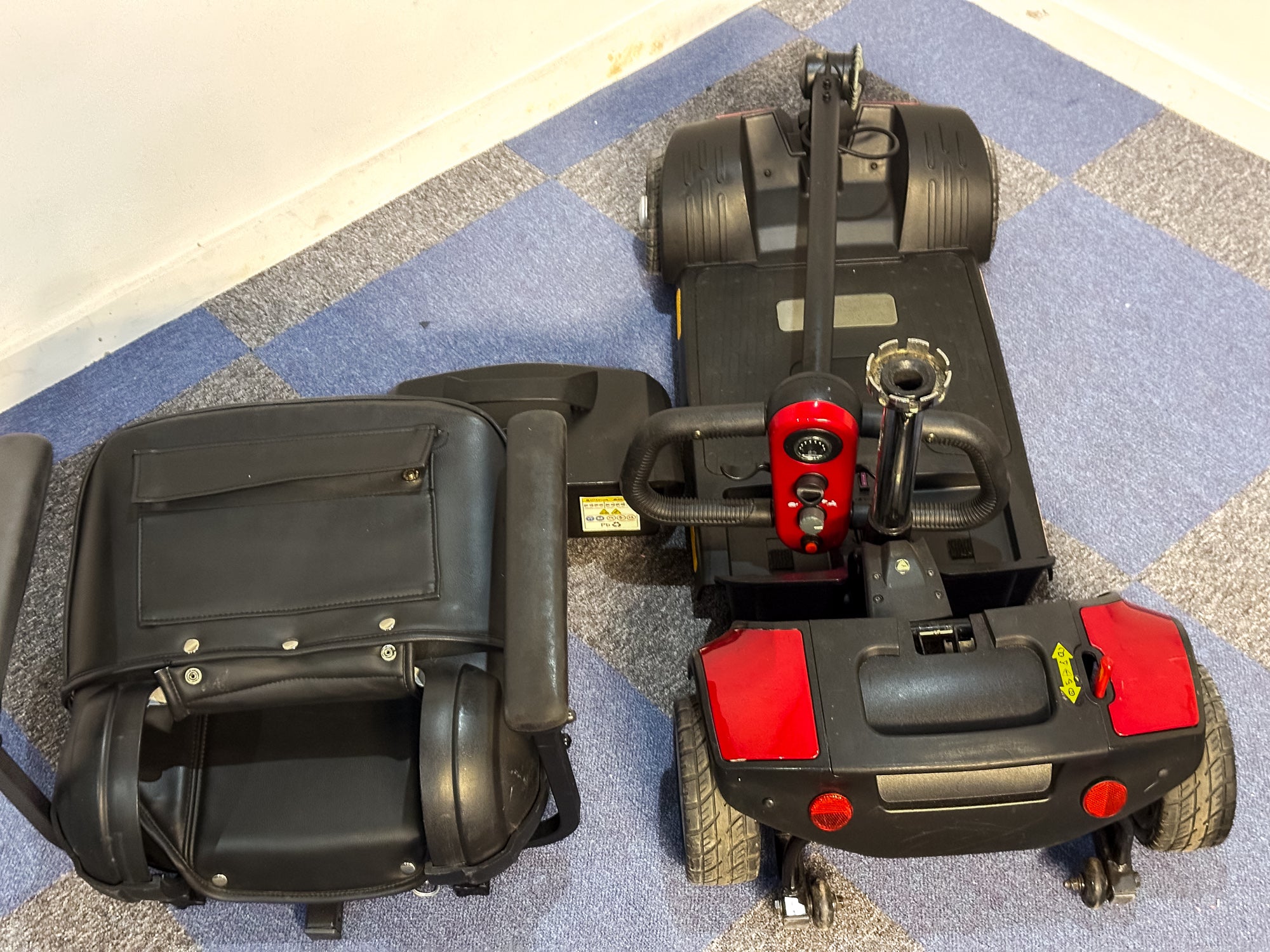 Used Livewell Jaunt Mobility Scooter – Lightweight & Portable with New Batteries | £500 Secondary image
