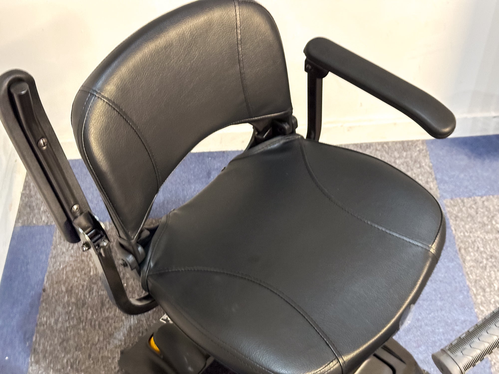 Ex-Demo Drive Astrolite Mobility Scooter – Lightweight, Airline-Friendly