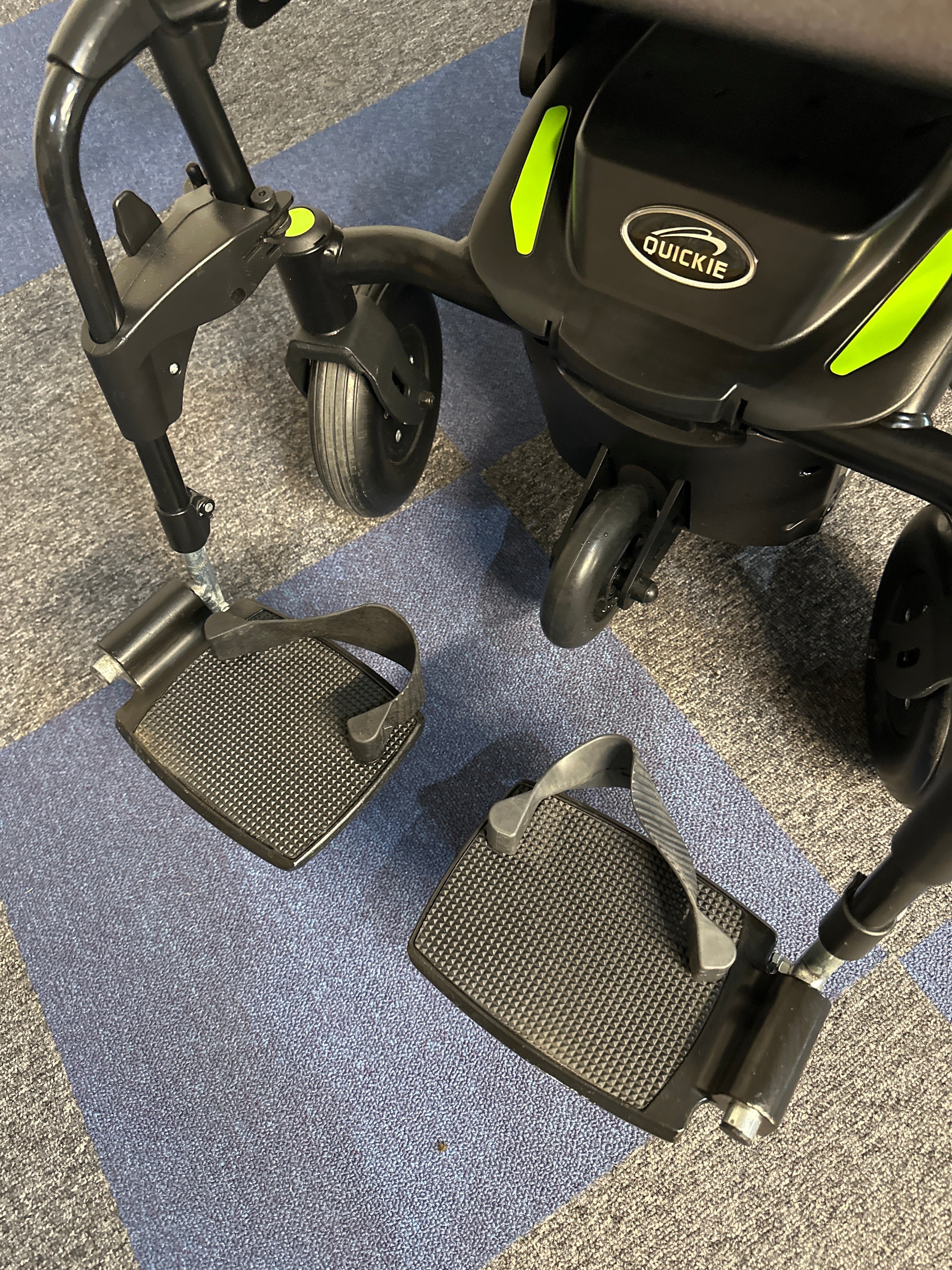 Q100 Rails Quickie Q100 R Compact Indoor Outdoor Sunrise Medical Powerchair Wheel ...