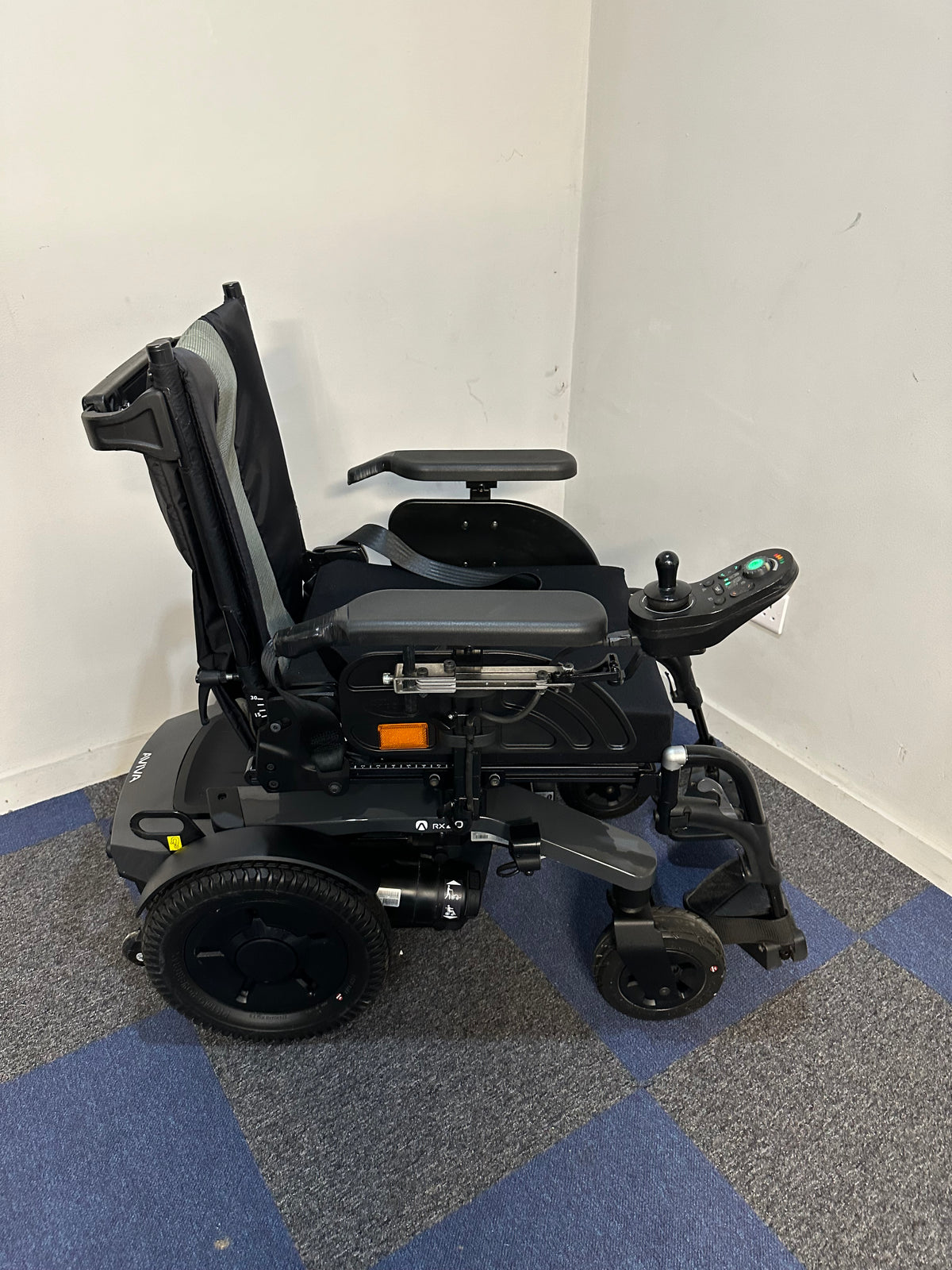 Invacare Aviva RX20 Modulite Electric Wheelchair Powerchair Power Tilt 6mph Main image