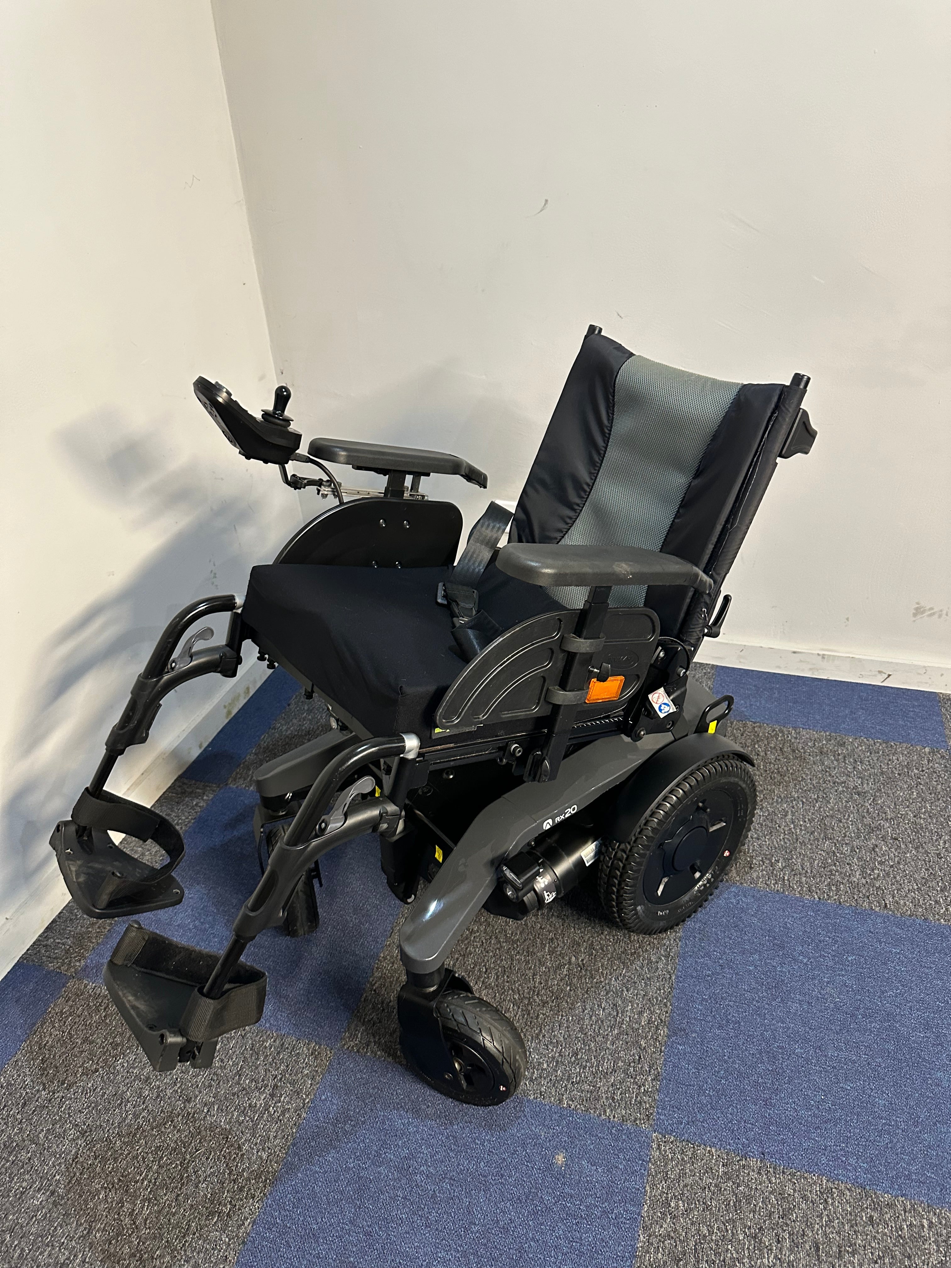 Invacare Aviva RX20 Modulite Electric Wheelchair Powerchair Power Tilt 6mph