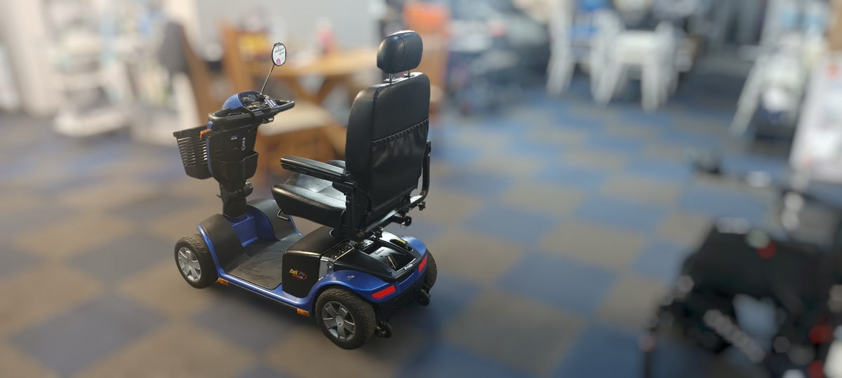 Pride Colt Deluxe 2.0 Mi Size 6mph Transportable Mobility Scooter in Blue