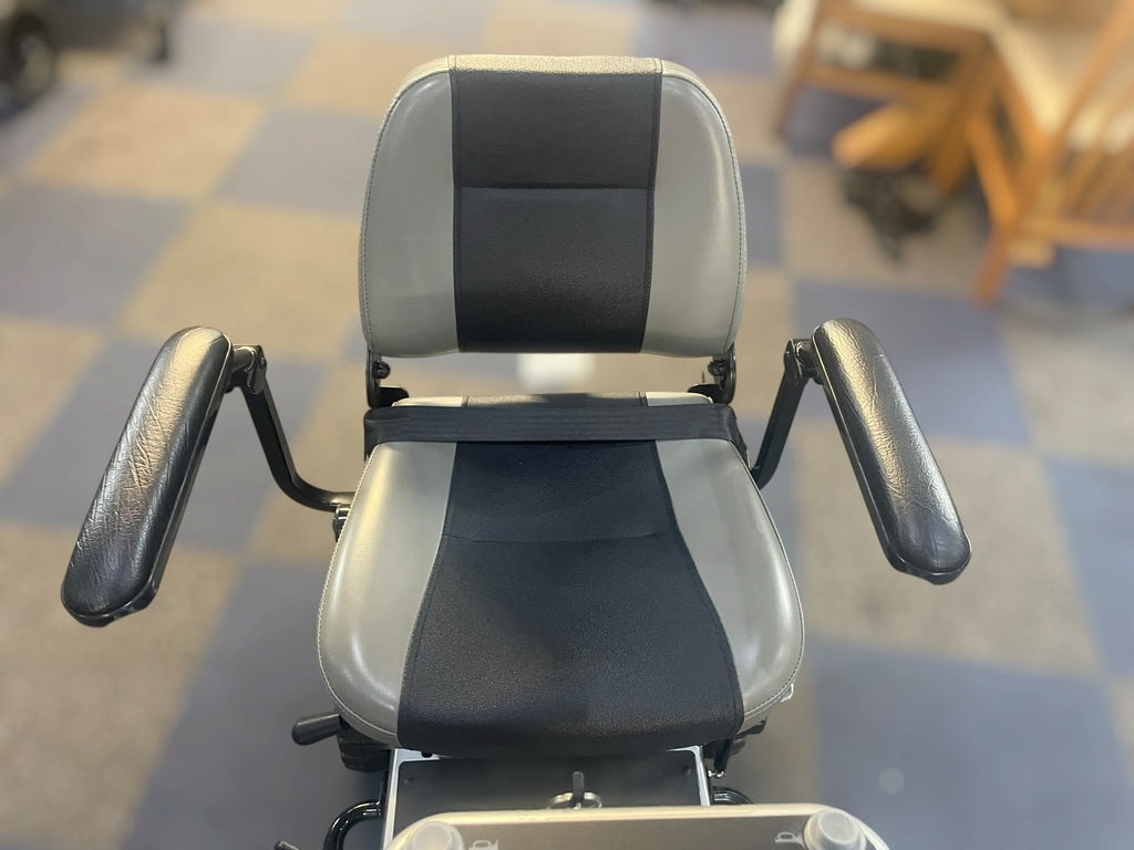 Quingo Flyte with Docking Station 4mph Boot Scooter