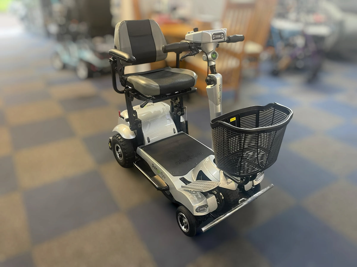 Quingo Flyte with Docking Station 4mph Boot Scooter