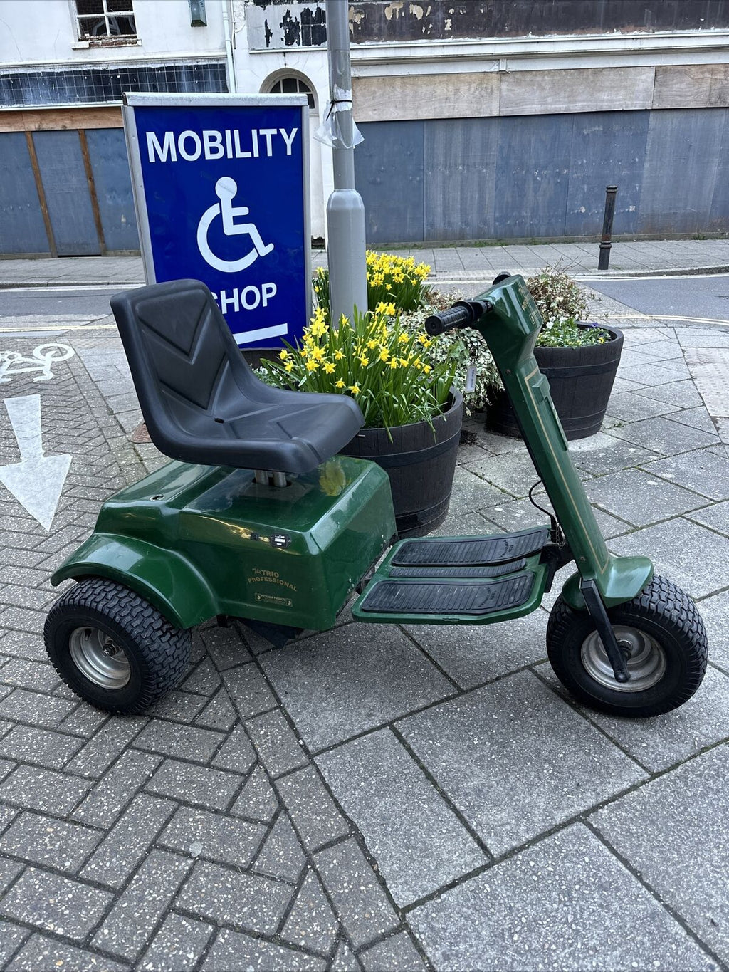 The Trio Professional Golf Buggy