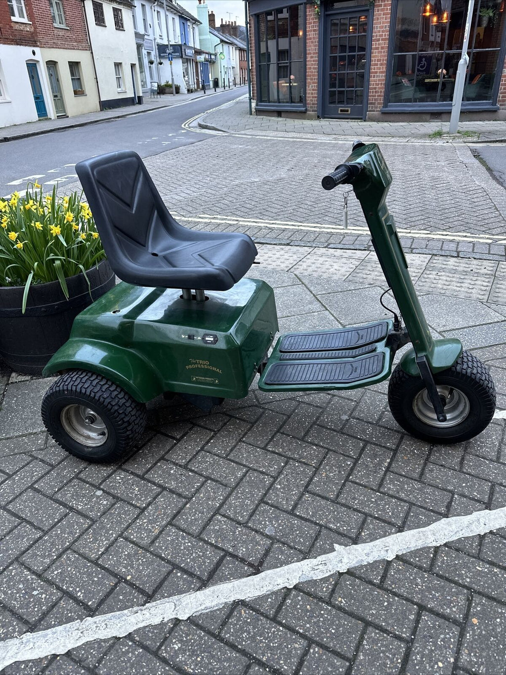 The Trio Professional Golf Buggy