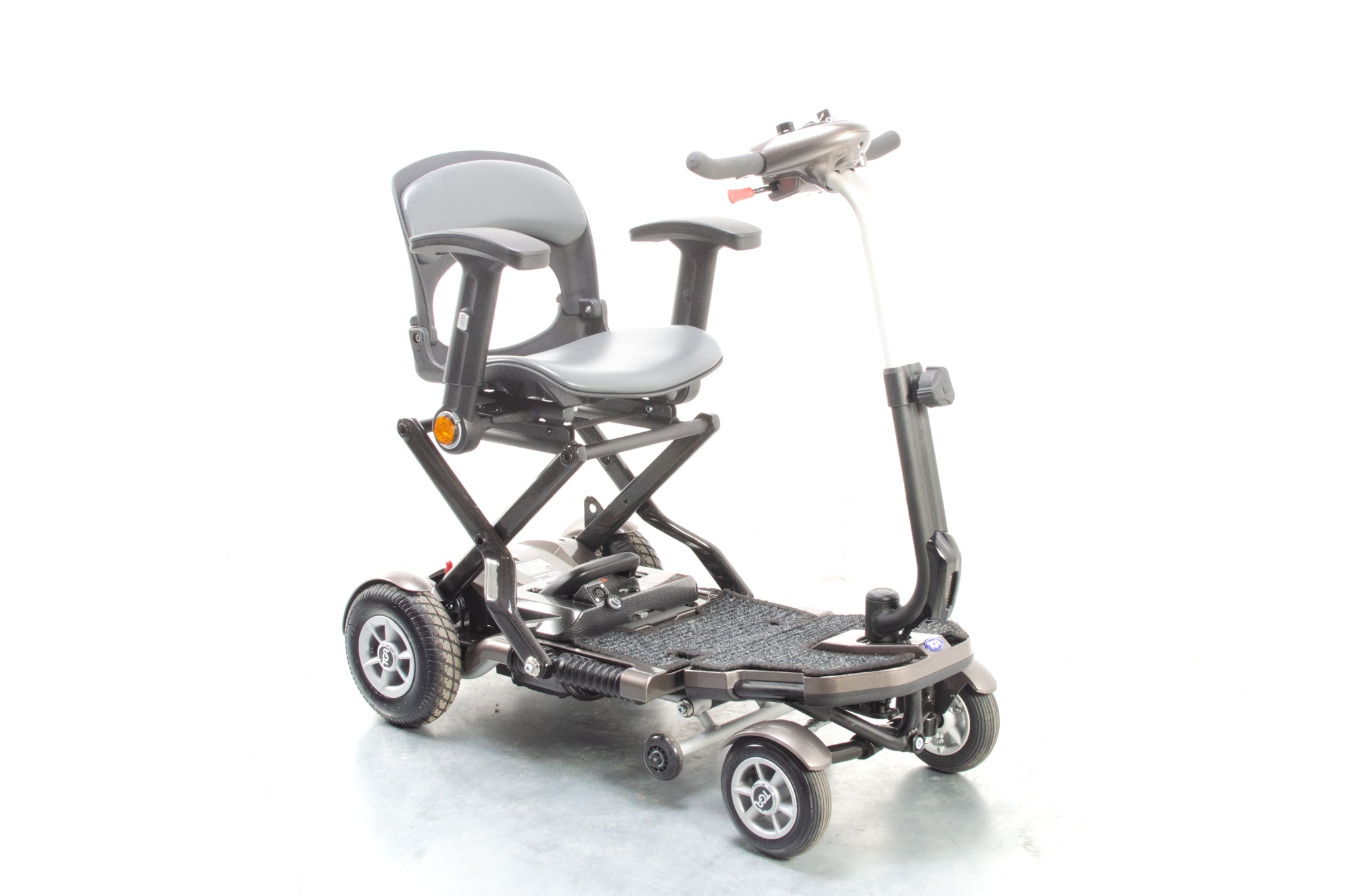 TGA Minimo Plus 4 Used Mobility Scooter Folding Travel Small Lithium Boot Secondary image