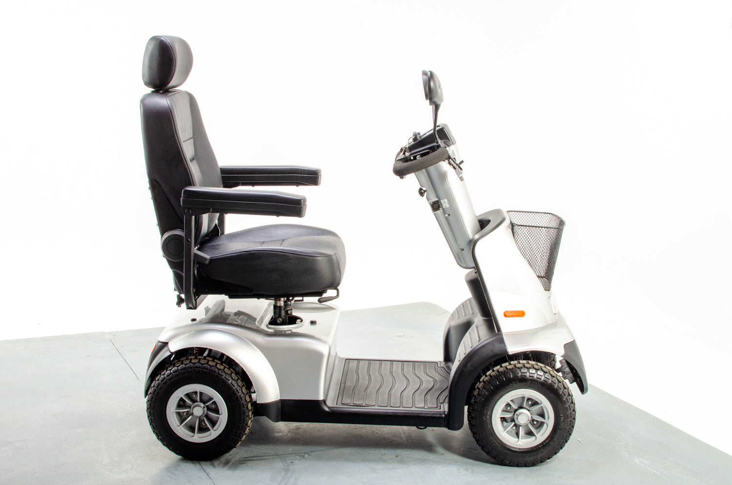 TGA Breeze Midi 4 Used Electric Mobility Scooter 8mph Road Suspension All-Terrain